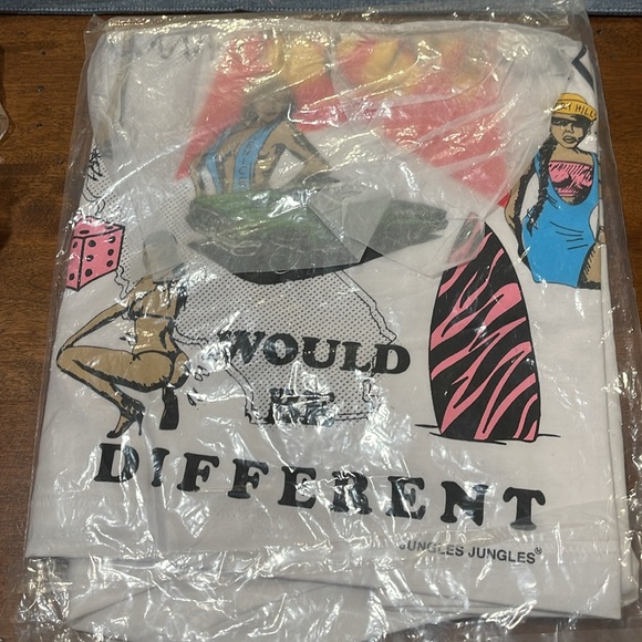 NWT Jungles Jungles I Thought California Would Be Different Tee - Picture 7 of 7